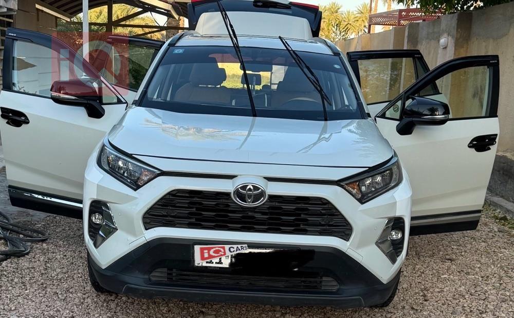 تويوتا راف 4